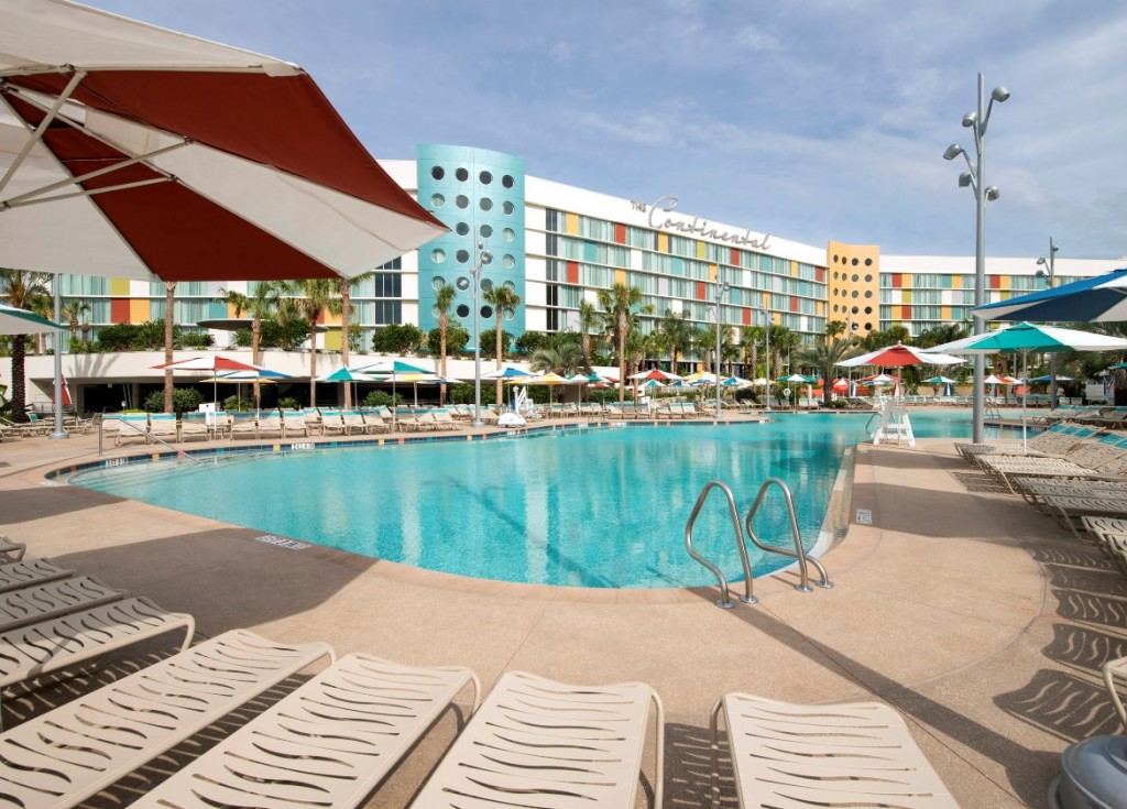 6_Lazy River Courtyard Pool_LR